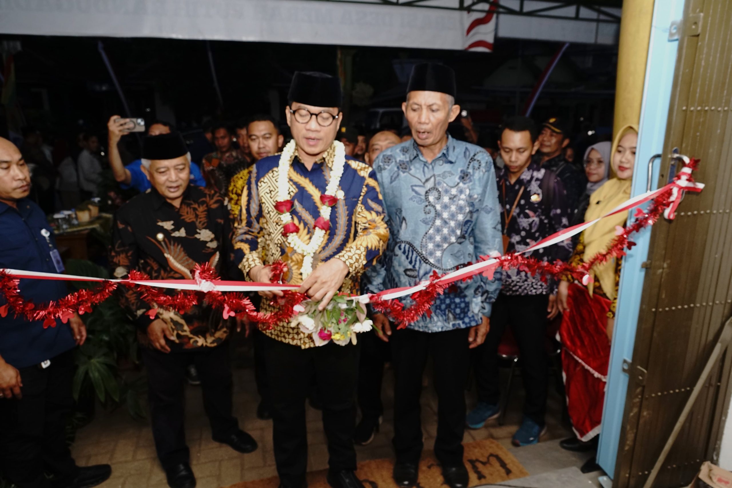 Menteri Desa Resmikan Langsung Kopdes Merah Putih di Tajinan Malang
