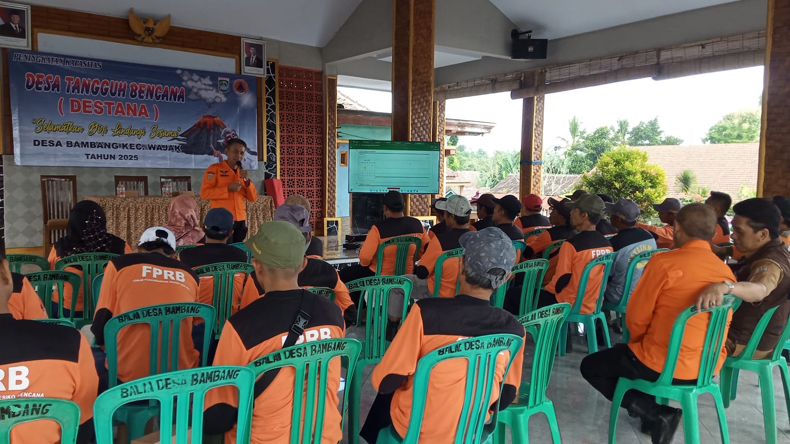 “Lindungi Diri, Selamatkan Sesama” Desa Bambang Dibekali Kesiapsiagaan Menghadapi Bencana